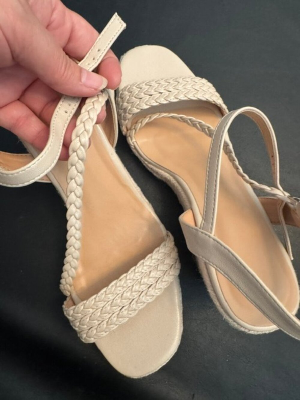 Womens Wedge Sandles New - Never Worn - Size 8.5 - Picture 3 of 7